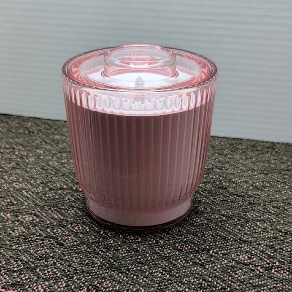 Pink Flameless Candle Diffuser - Picture 5 of 8